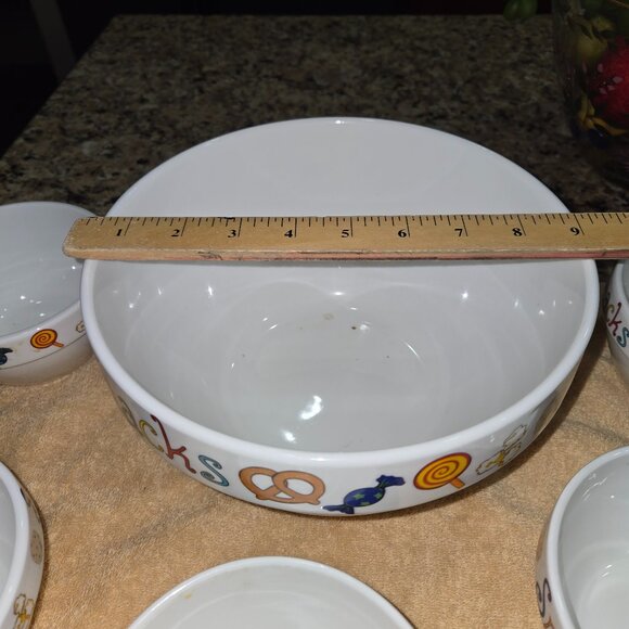 Family Entertainment Snack Set  - 9 piece set - Picture 2 of 6